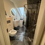 Villa Charming House For 11 Persons In With Luxury Rooftop Deck & Free Parking *