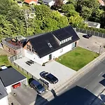 Villa Charming House For 11 Persons In With Luxury Rooftop Deck & Free Parking Odense