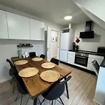 Charming House For 11 Persons In With Luxury Rooftop Deck & Free Parking Villa *