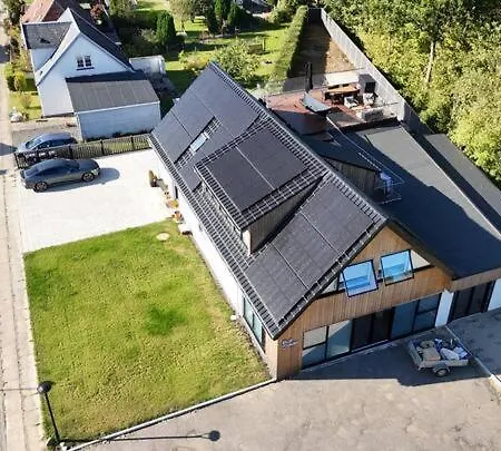 Charming House For 11 Persons In With Luxury Rooftop Deck & Free Parking 别墅 *