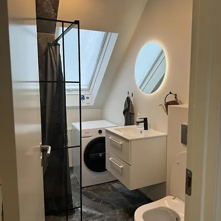 Βίλα Charming House For 11 Persons In With Luxury Rooftop Deck & Free Parking *