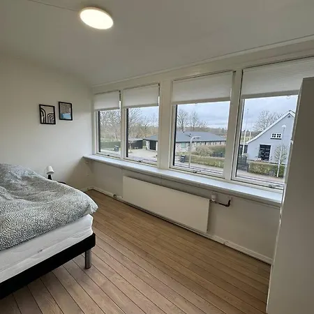 Charming House For 11 Persons In With Luxury Rooftop Deck & Free Parking 别墅 *