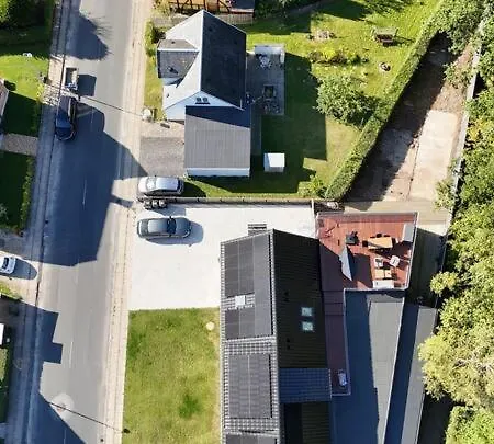 Charming House For 11 Persons In With Luxury Rooftop Deck & Free Parking 别墅