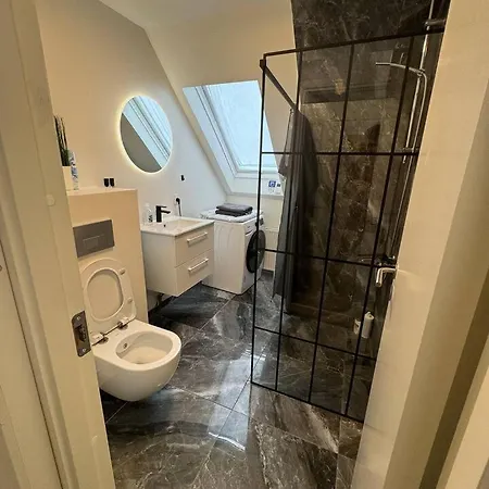 别墅 Charming House For 11 Persons In With Luxury Rooftop Deck & Free Parking *